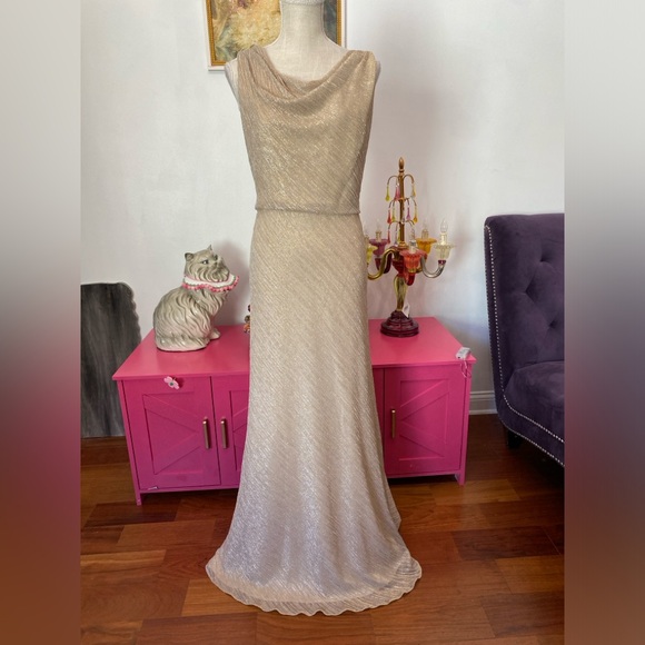 JENNY YOO MADELYN DRAPE NECK GOLD METALLIC GOWN MAXI DRESS SIZE 14 - Picture 2 of 12